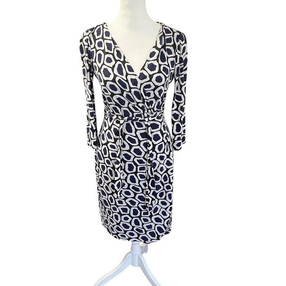 DVF Diane von Furstenberg New Julian Two Wrap Dress Sz 2 Silk Geometric Print - Picture 2 of 10